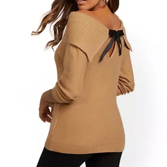 Soho NY&C Off-The-Shoulder Bow Back Oatmeal Cable knit Sweater Size Medium - Picture 1 of 10